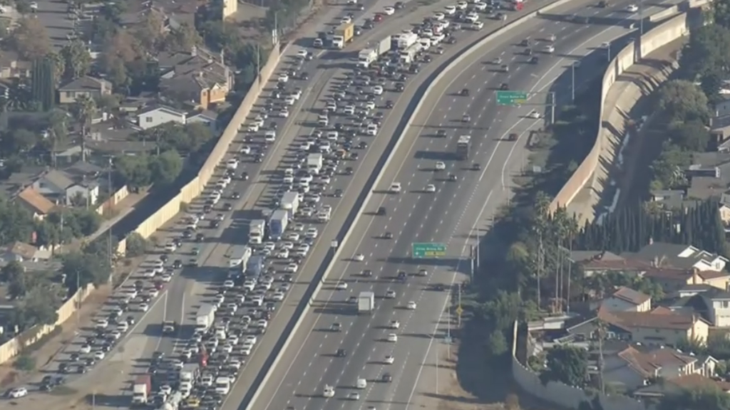 Northbound Highway 101 lanes in San Jose blocked by overturned vehicle — CBS Bay Area (KPIX), Santa Cruz Community news