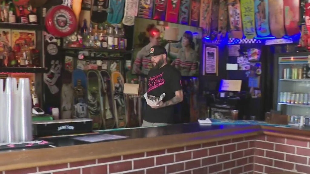 Fort Lauderdale proposes earlier closing times for downtown bars, facing pushback from business owners — CBS Miami, Santa Cruz Dining news