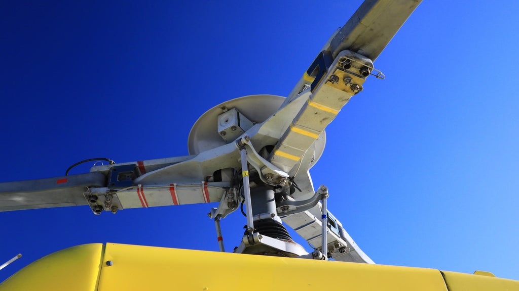 2 helicopters collide southeast of McMinnville in Oregon, killing 3 — Santa Cruz Schools news