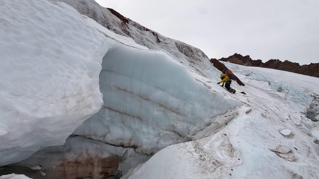 Florida man injured climbing California's Mount Shasta rescued after 2 nights in freezing temps — CBS Bay Area (KPIX), Santa Cruz Health news