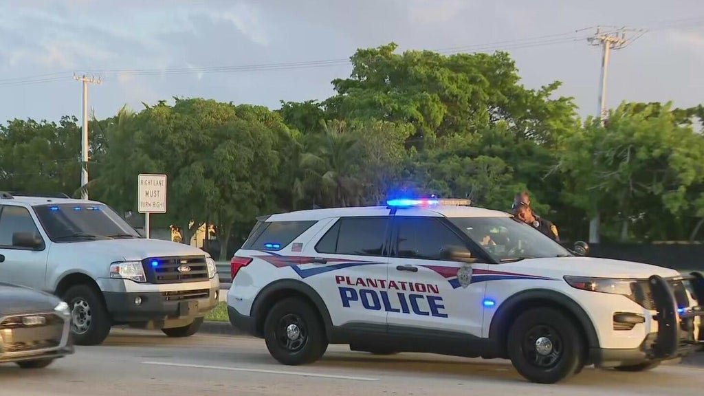 Deadly motorcycle crash shuts down lanes in Plantation — CBS Miami, Santa Cruz Community news