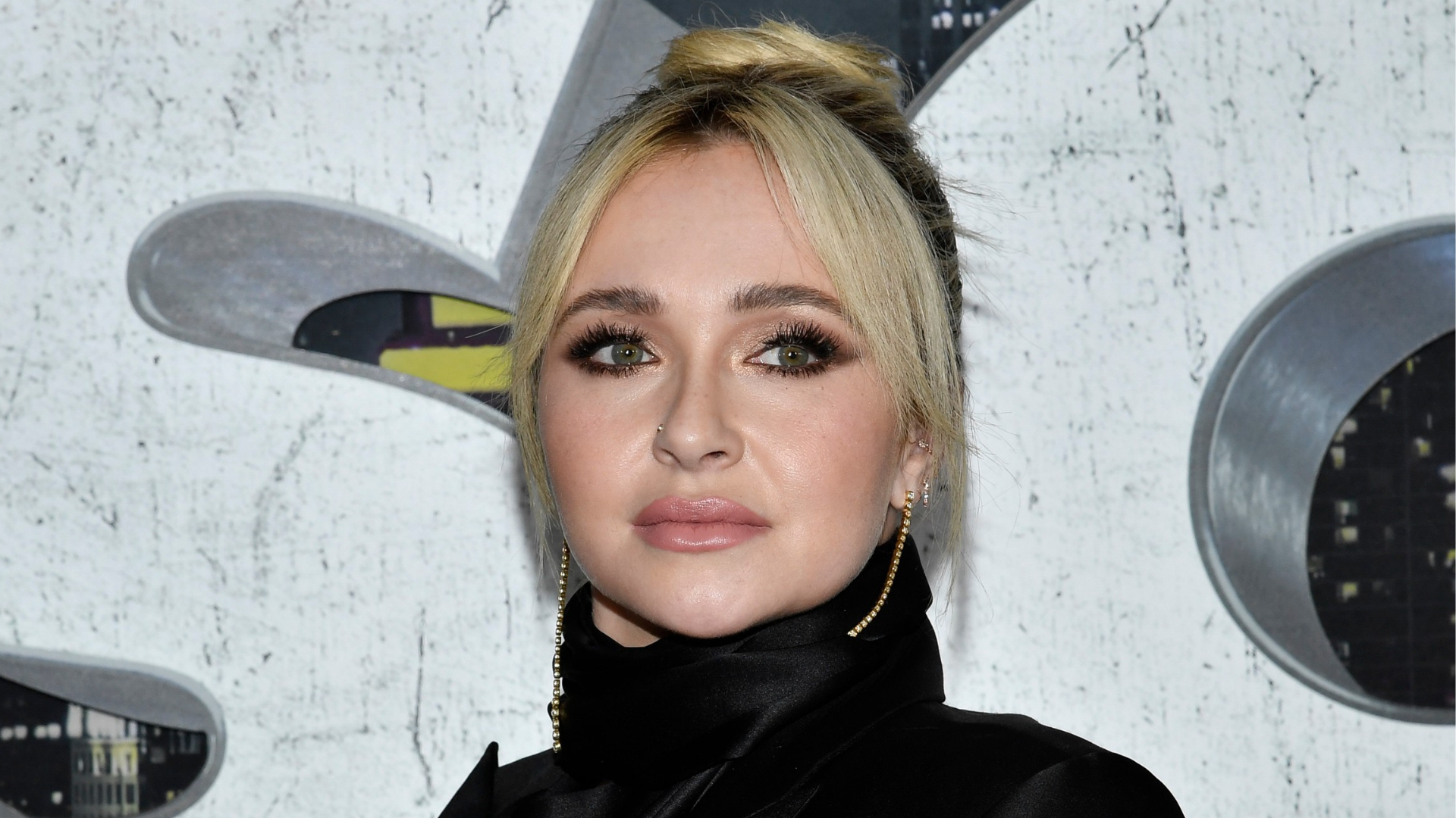 911 call reveals frantic response at address where Hayden Panettiere was found unresponsive
       — ABC 7 Bay Area, Santa Cruz Community news
