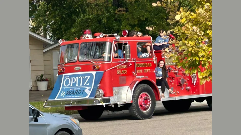 ‘Moorhead’ fire truck’s parade appearance causes social media stir — KFGO, Santa Cruz Real Estate news