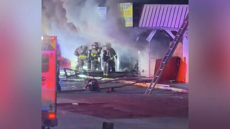 Fire ravages abandoned San Antonio strip center amid upcoming construction plans — KENS 5 (San Antonio), Santa Cruz Business news
