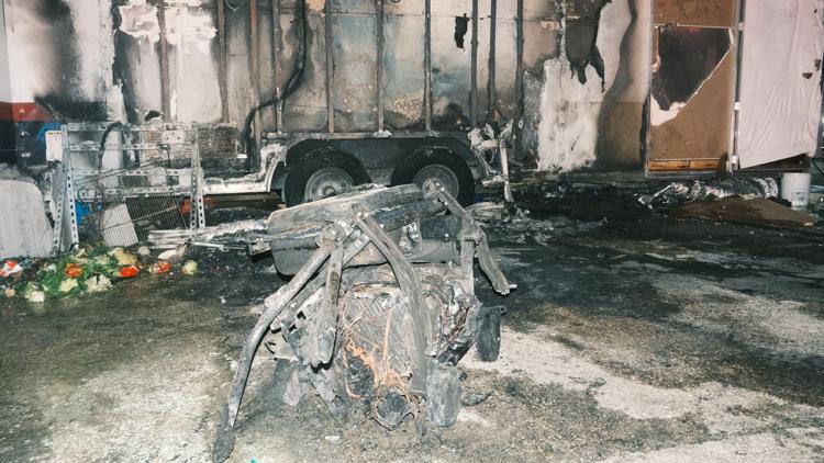 'I'm going back' | East Sixth Street food truck owner recovering after generator explosion burns trailer — KVUE (Austin), Santa Cruz Dining news