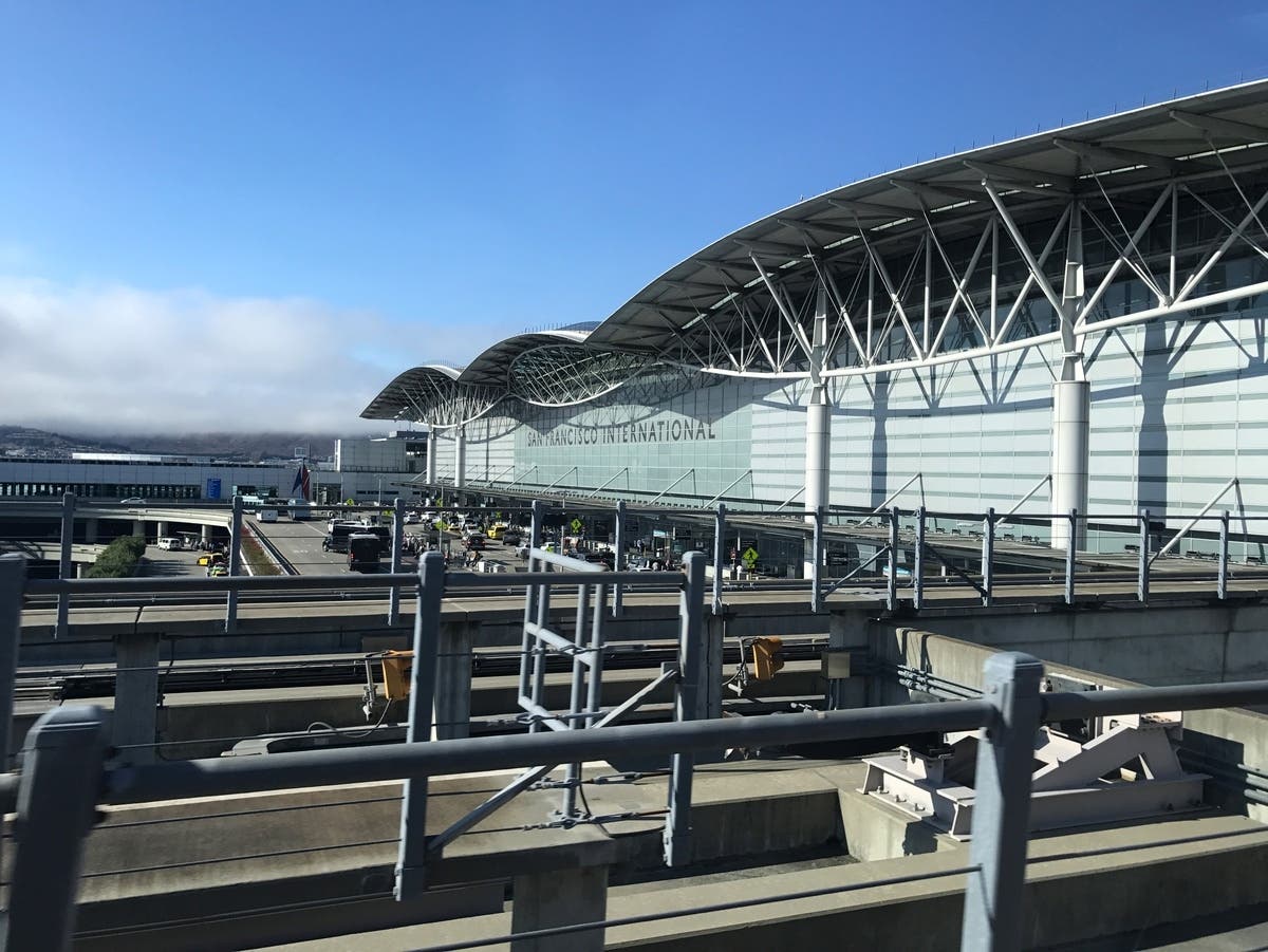 SFO-Bound Flight Makes Emergency Landing Over Odor: Report — Santa Cruz Community news