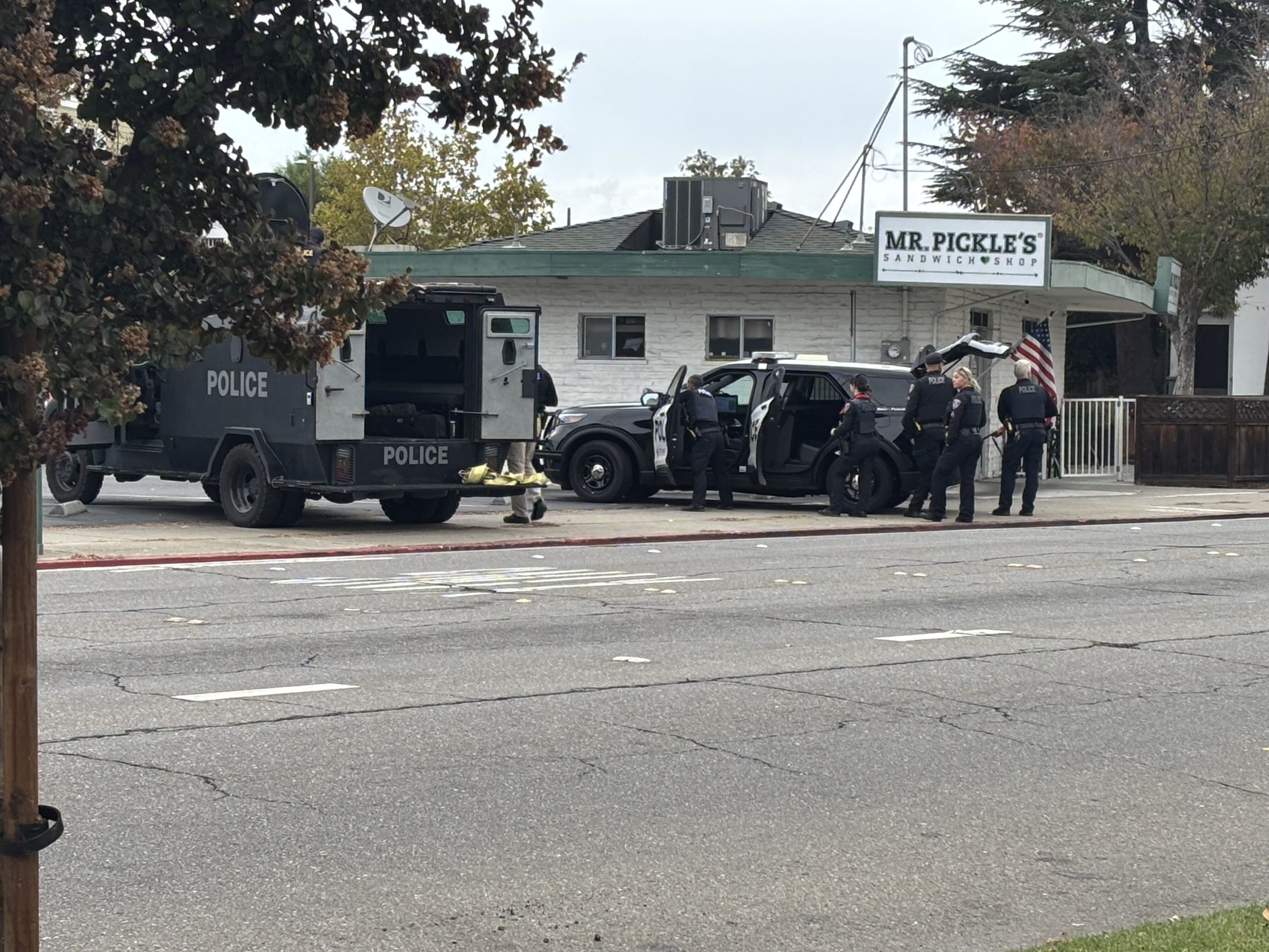 Livermore police responding to possibly armed suspect barricaded in business — KTVU FOX 2 Bay Area