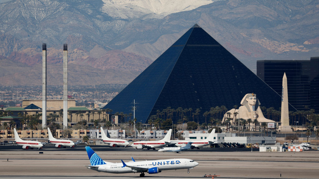 Flight rerouted after passenger threatened to hijack plane — Santa Cruz Community news